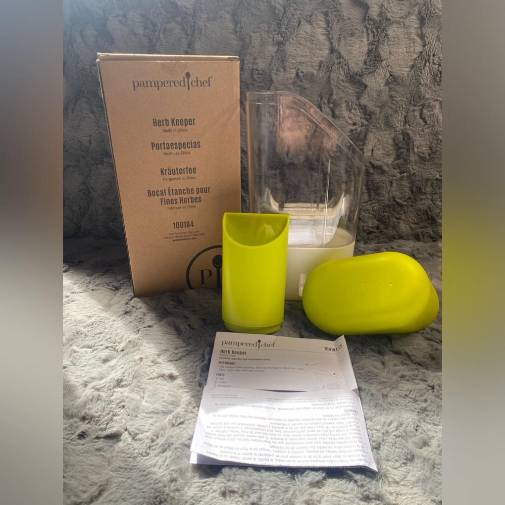 Pampered Chef Herb Keeper New